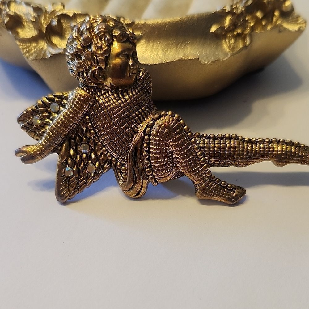 Whimsical Lounging Sitting Angel Brooch Ab Aurora Borealis Stones Gold-Tone Vtg